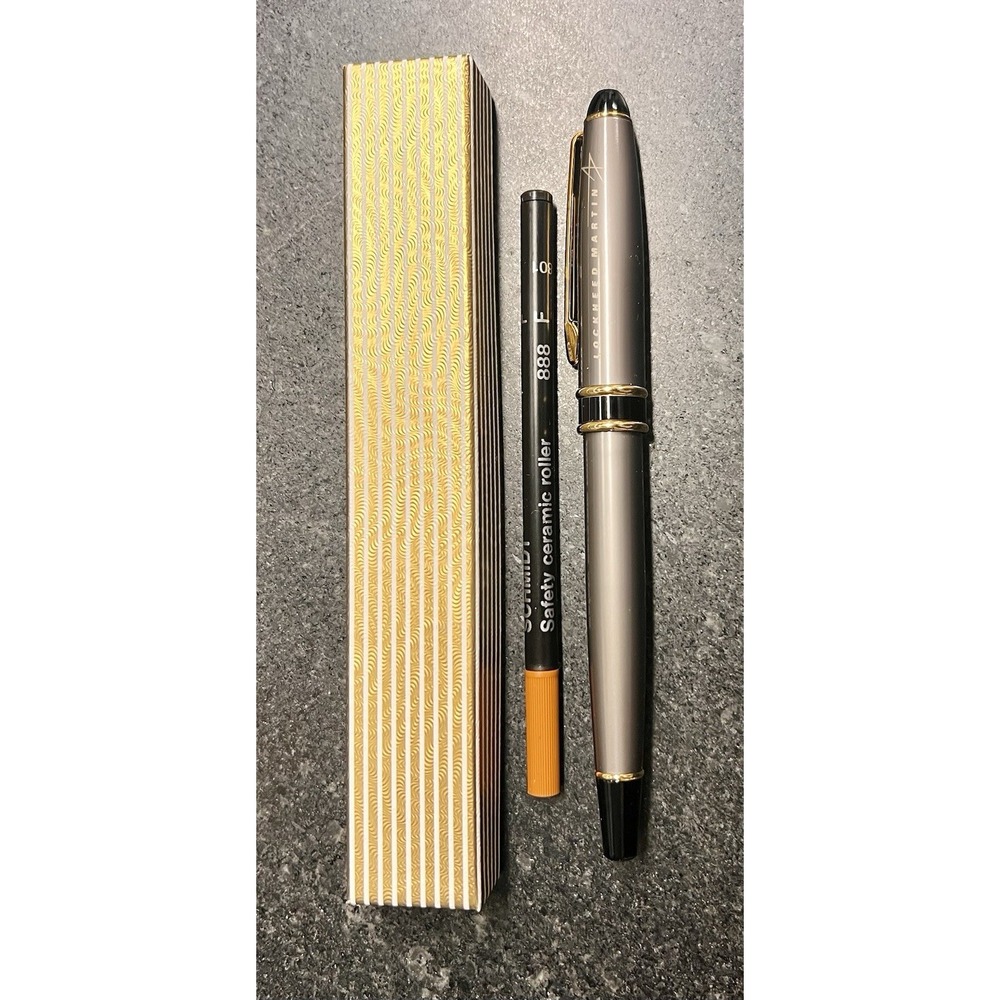 ✈️ Lockheed Martin Branded Ballpoint‎ Gray & Black Pen w/ Presentation Case